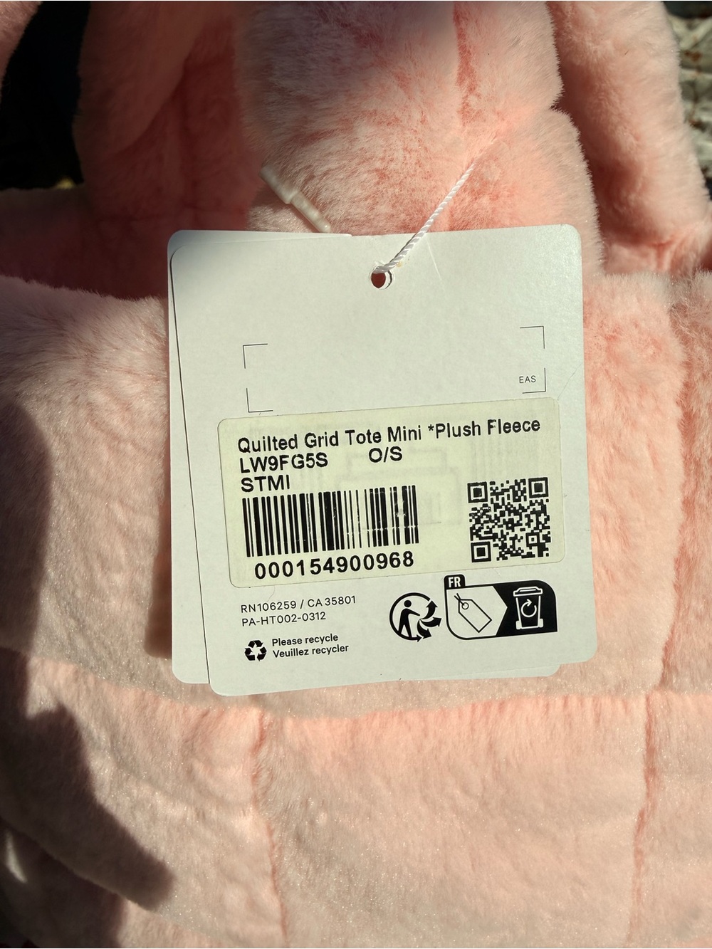 Lululemon Quilted Grid Tote Bag in Strawberry Milkshake Plush Fleece - Picture 5 of 10